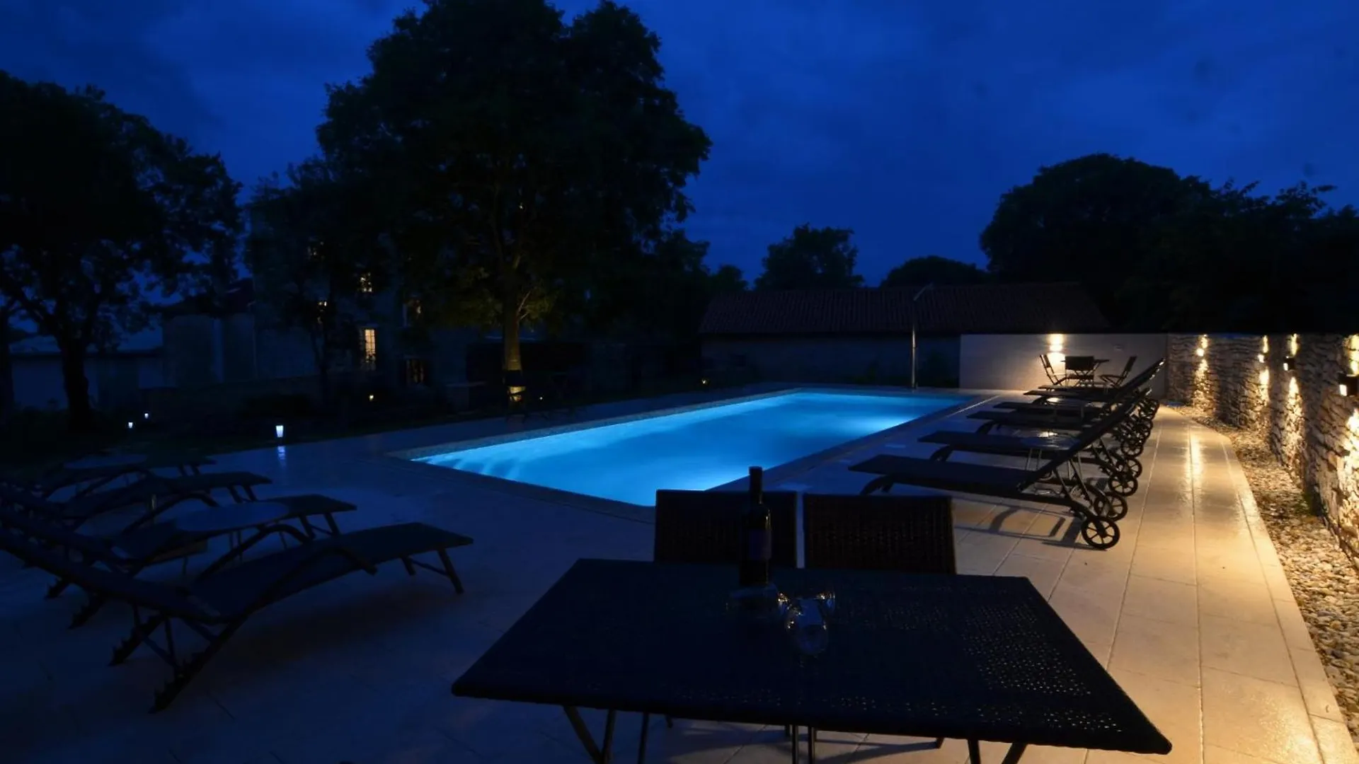 Tranquil Getaway With Shared Pool In Bale Hotell Pensionat