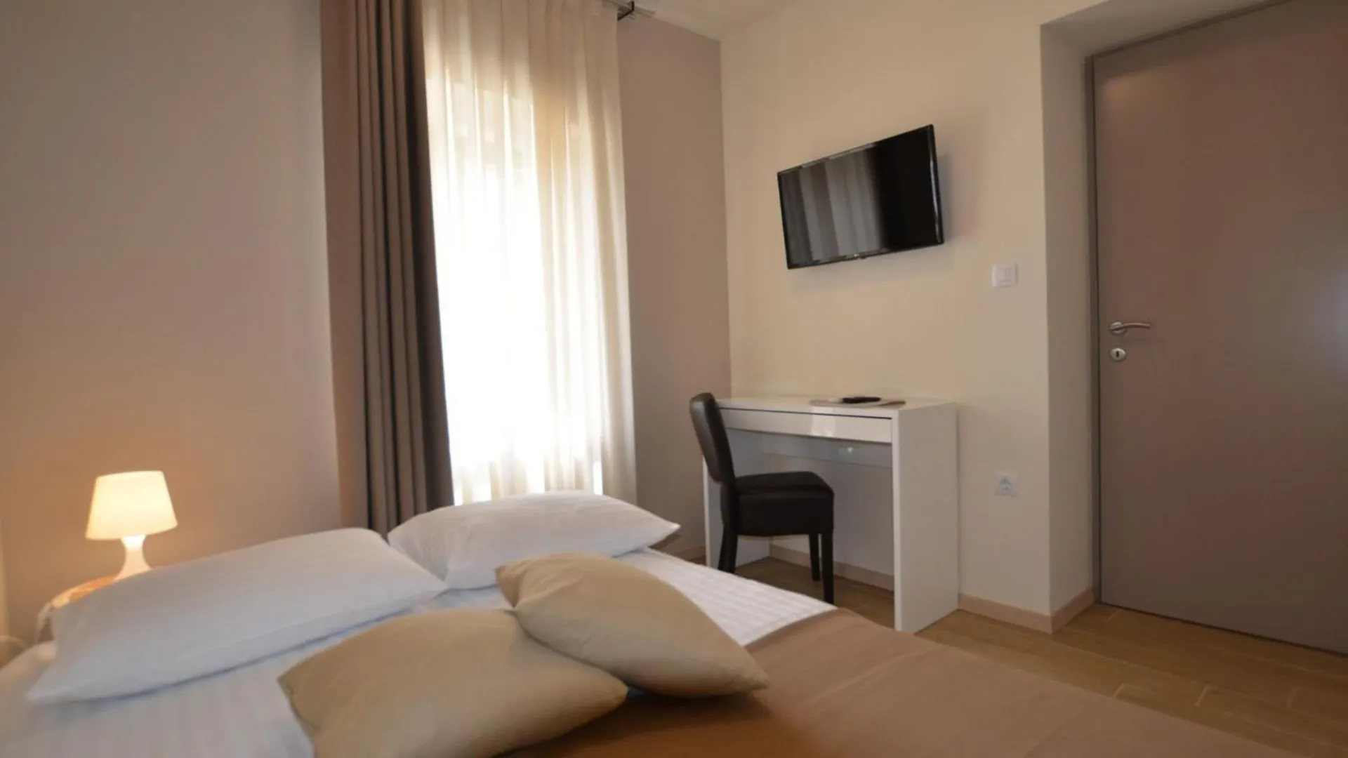 Tranquil Getaway With Shared Pool In Bale Hotell Pensionat