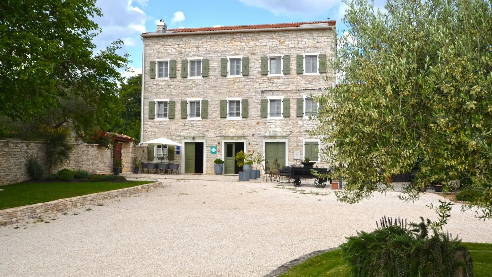 Tranquil Getaway With Shared Pool In Bale Hotell Pensionat