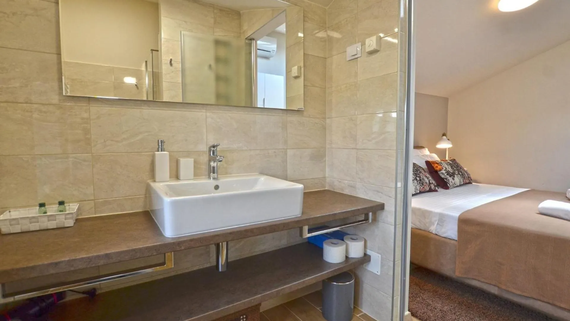 Tranquil Getaway With Shared Pool In Bale Hotell