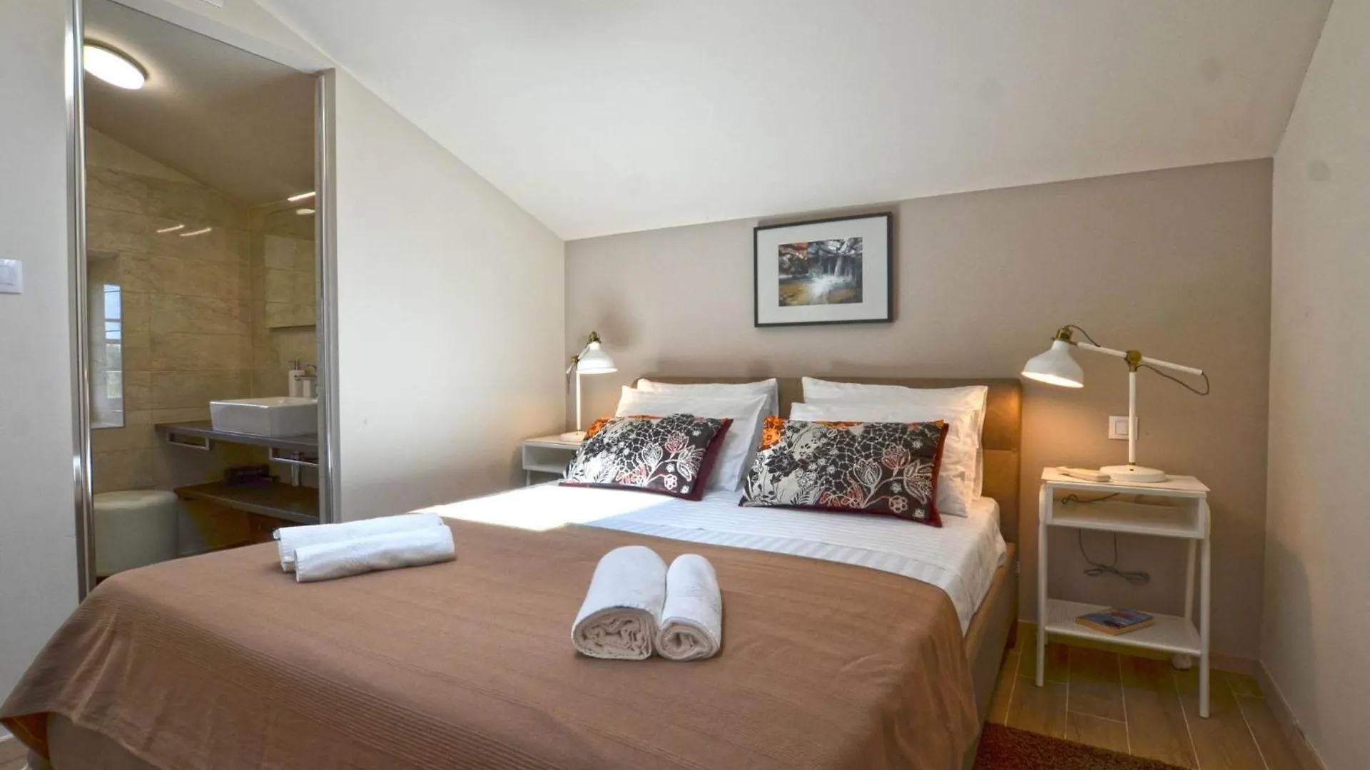 Tranquil Getaway With Shared Pool In Bale Hotell Kroatien